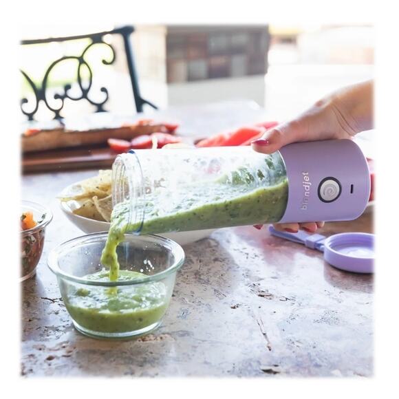 BLENDJET 2 PORTABLE BLENDER RECHARGEABLE IN MINT GREEN OR BLACK 5 SMOOTHIE MIXES - Picture 11 of 13